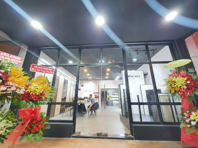 Showroom Q7 – Trưng bày mẫu gạch khổ lớn