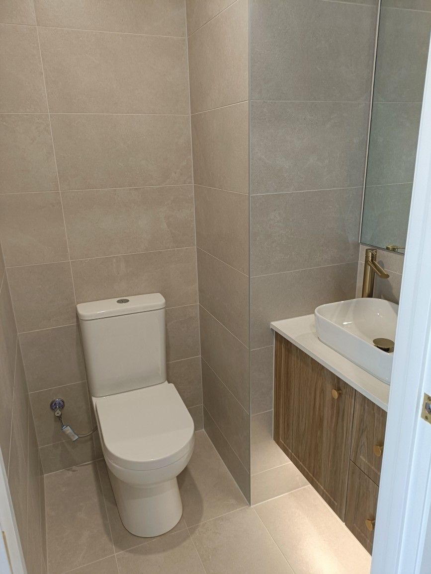 Gạch ốp toilet 40x80cm